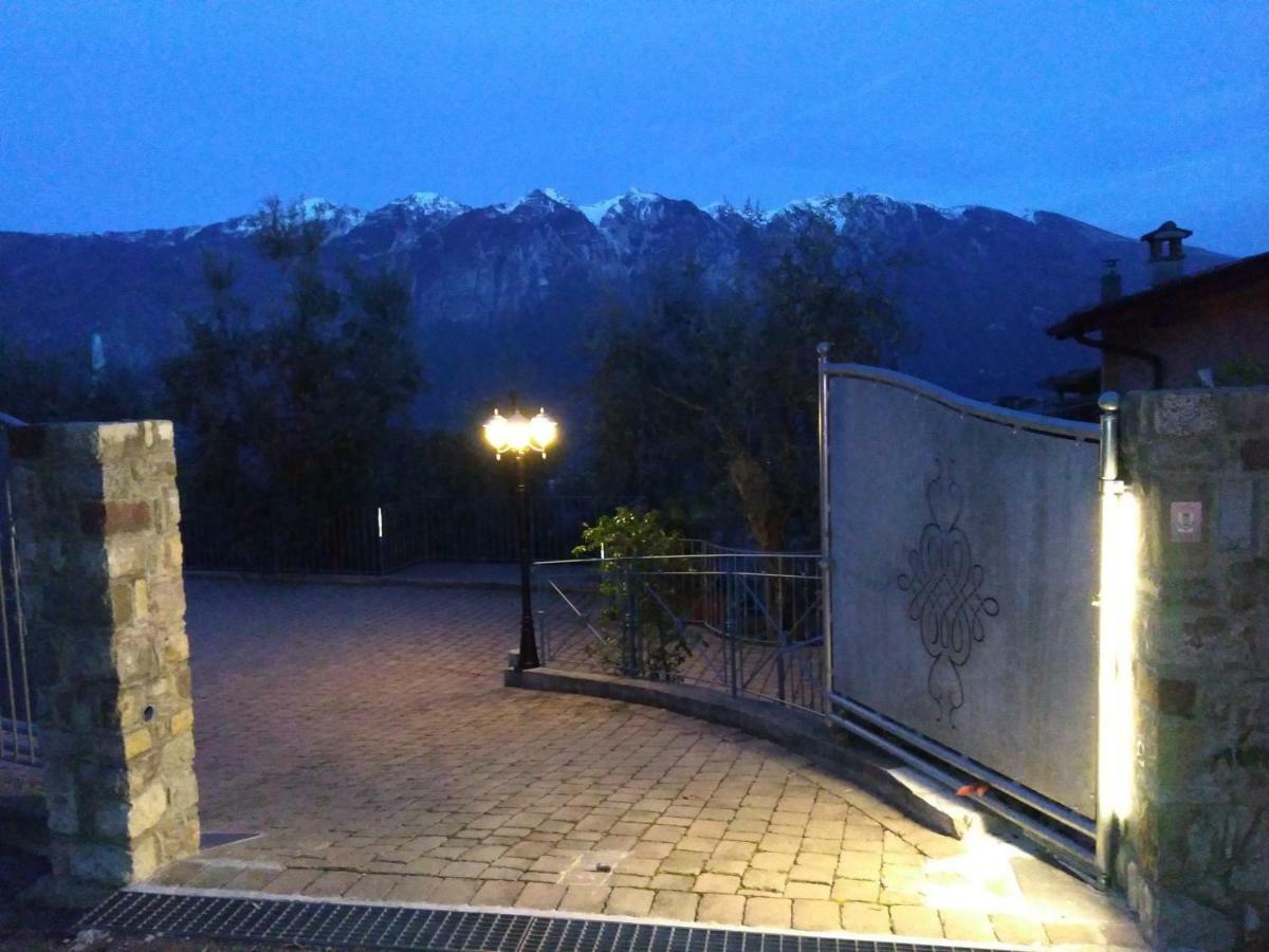 דירות Tremosine Ulivi Sul Garda Garden By Gardadomusmea מראה חיצוני תמונה